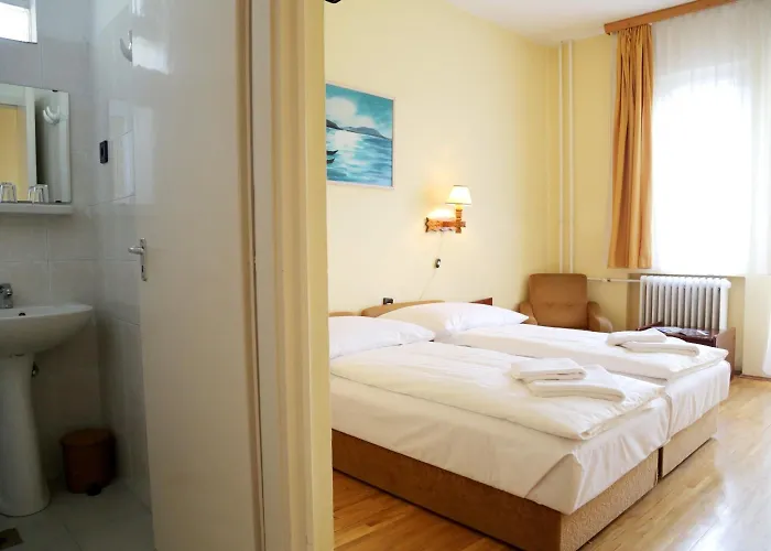 Hotel Bara Junior Budapest